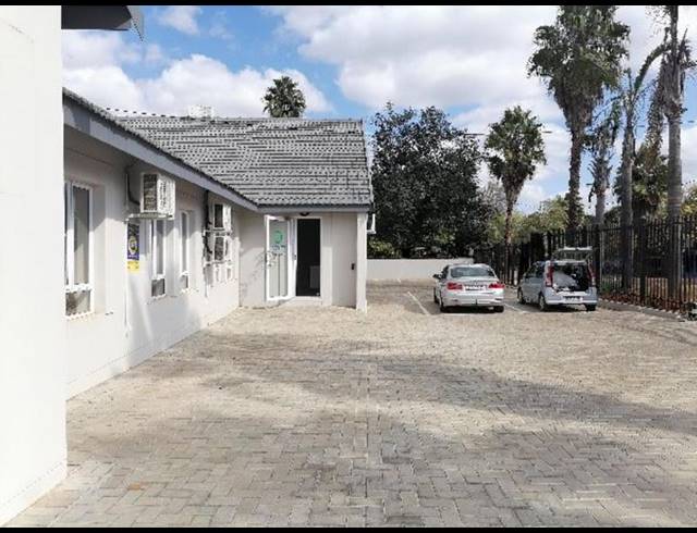 BUSINESS PROPERTY TO RENT IN CLUBVIEW
